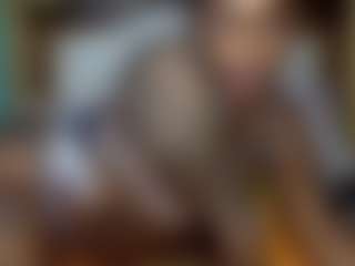 Creamyamber69's Live Sex Cam Show