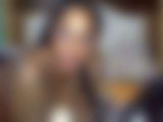 Creamyamber69's Live Sex Cam Show