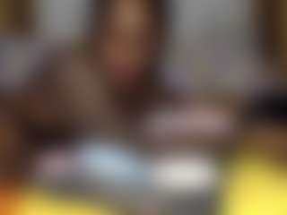 Creamyamber69's Live Sex Cam Show