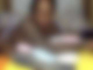 Creamyamber69's Live Sex Cam Show