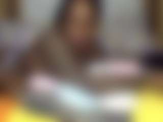 Creamyamber69's Live Sex Cam Show