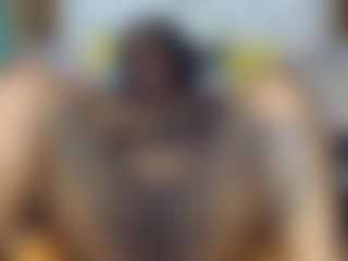 Creamyamber69's Live Sex Cam Show