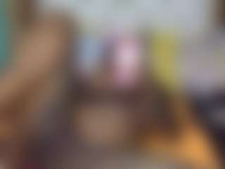 Creamyamber69's Live Sex Cam Show