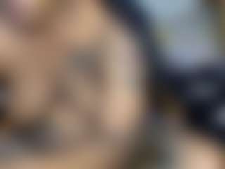 Creamyamber69's Live Sex Cam Show