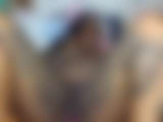 Creamyamber69's Live Sex Cam Show