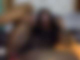 Creamyamber69's Live Sex Cam Show