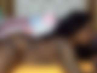 Creamyamber69's Live Sex Cam Show