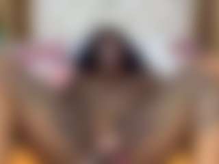 Creamyamber69's Live Sex Cam Show