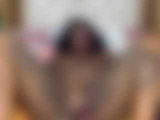 Creamyamber69's Live Sex Cam Show