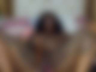 Creamyamber69's Live Sex Cam Show