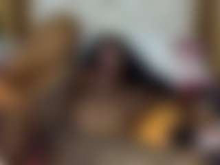 Creamyamber69's Live Sex Cam Show