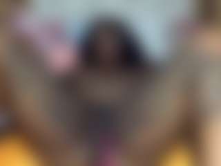Creamyamber69's Live Sex Cam Show