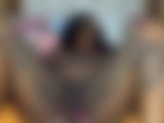 Creamyamber69's Live Sex Cam Show