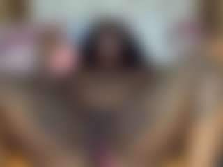 Creamyamber69's Live Sex Cam Show