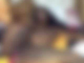 Creamyamber69's Live Sex Cam Show
