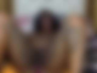 Creamyamber69's Live Sex Cam Show
