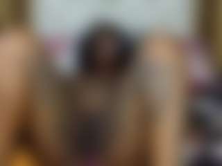 Creamyamber69's Live Sex Cam Show