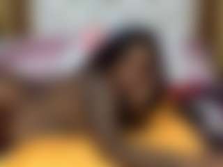 Creamyamber69's Live Sex Cam Show