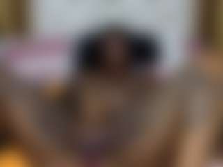 Creamyamber69's Live Sex Cam Show