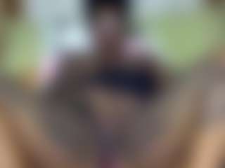Creamyamber69's Live Sex Cam Show