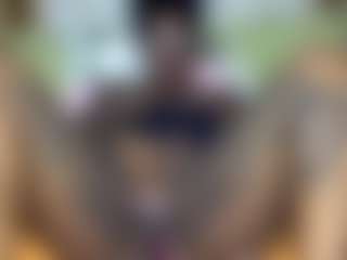 Creamyamber69's Live Sex Cam Show