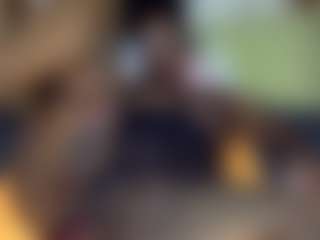 Creamyamber69's Live Sex Cam Show
