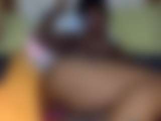 Creamyamber69's Live Sex Cam Show
