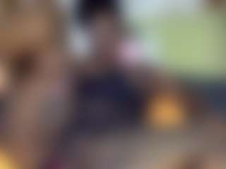 Creamyamber69's Live Sex Cam Show