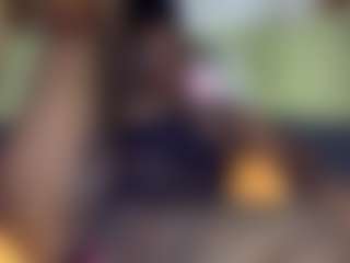 Creamyamber69's Live Sex Cam Show
