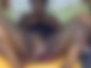 Creamyamber69's Live Sex Cam Show