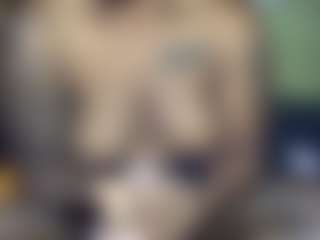 Creamyamber69's Live Sex Cam Show