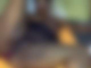 Creamyamber69's Live Sex Cam Show