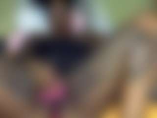 Creamyamber69's Live Sex Cam Show