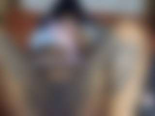 Creamyamber69's Live Sex Cam Show