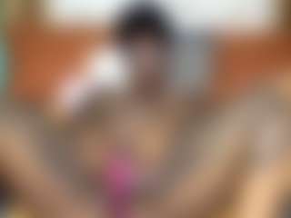 Creamyamber69's Live Sex Cam Show
