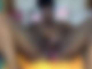 Creamyamber69's Live Sex Cam Show