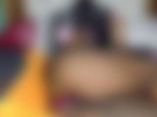 Creamyamber69's Live Sex Cam Show