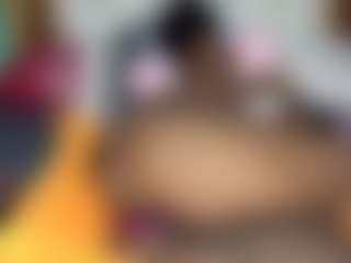 Creamyamber69's Live Sex Cam Show