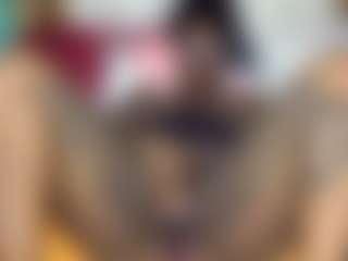 Creamyamber69's Live Sex Cam Show