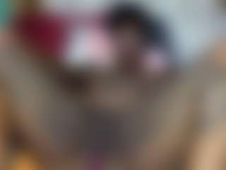 Creamyamber69's Live Sex Cam Show