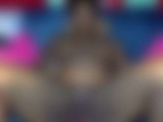 Creamyamber69's Live Sex Cam Show