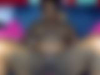 Creamyamber69's Live Sex Cam Show