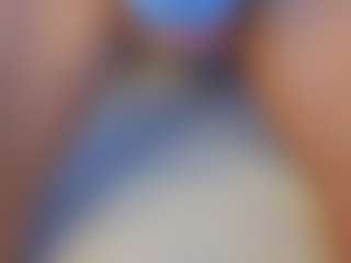 Live cam show with EvaHair - Skinny on Stripli.com