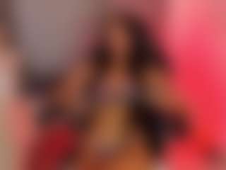 Live cam show with Isabeella - Camel Toe on Camsoda