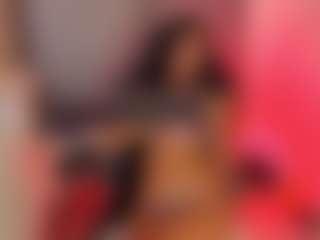 Live cam show with Isabeella - Camel Toe on Camsoda