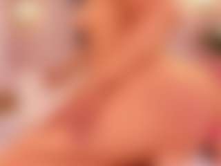 Live cam show with Kassia Kim - Blowjob on AdultVida.com
