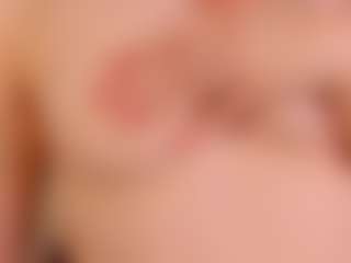 Live cam show with Lonny-Peach - Cute on CamwithHer