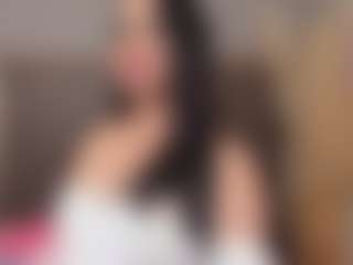 Live cam show with SamantaBrown - Brown Hair on Fling VIP Chat