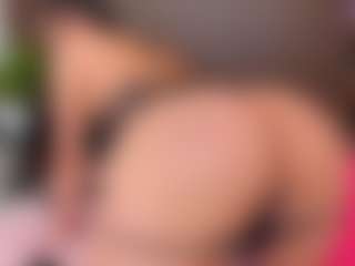 Live cam show with SamantaBrown - Fucking on Chatstar