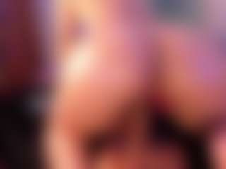 Live cam show with Samaantha - Athletic on Dolls Live